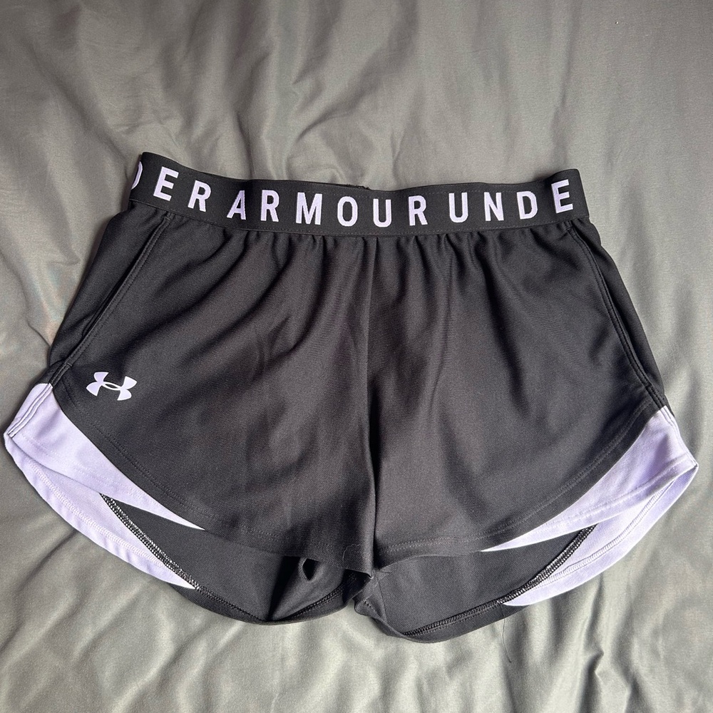 Under Armour SMALL Woman’s Shorts-Black and Purple